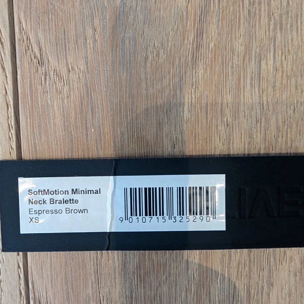 Oner Active SoftMotion Minimal Halter Neck Bralette with White Logo - Picture 4 of 6